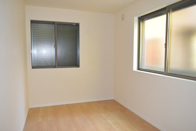 東村山市本町１丁目の中古一戸建の洋室