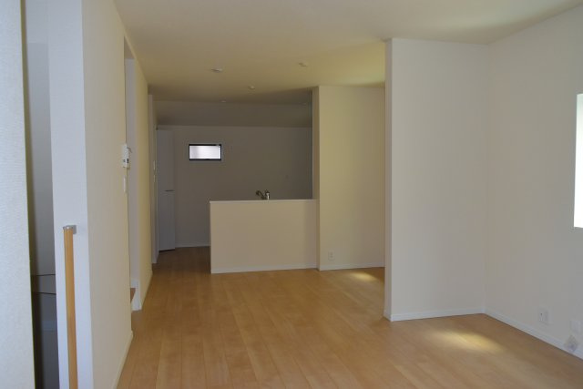 東村山市本町１丁目の中古一戸建の居間・リビング