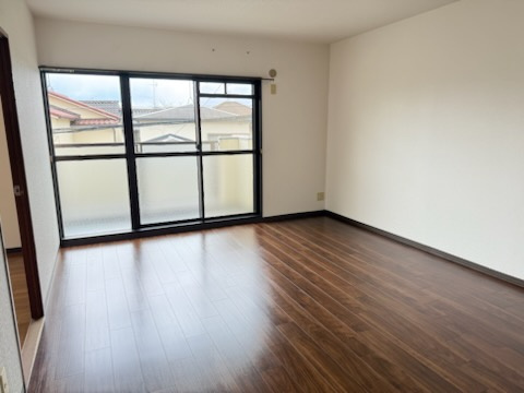 コスモ御殿山の居間・リビング