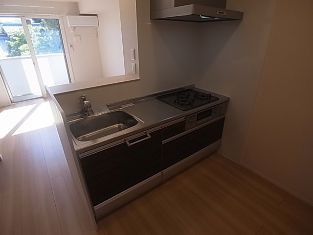 神戸市須磨区大手町５丁目のアパートのキッチン|システムキッチン（ガス3口）