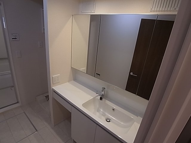 神戸市須磨区大手町５丁目のアパートの洗面所