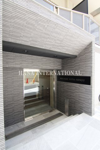 レガリス北千住のエントランス