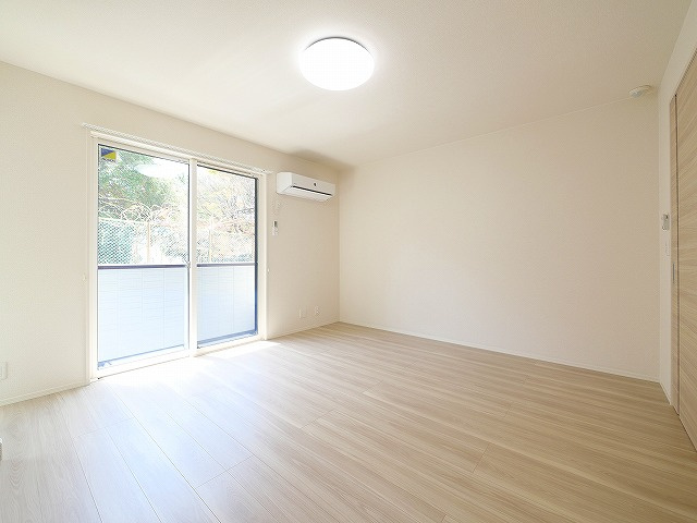 アウスレーゼ高畑の居間・リビング|ゆったり過ごせる居間です