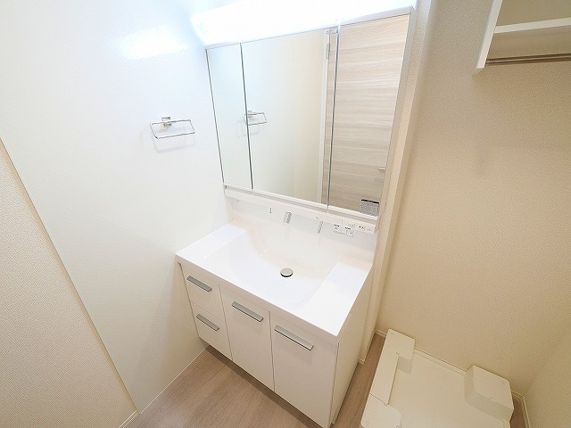 アウスレーゼ高畑の洗面所|忙しい朝には欠かせない洗面所です