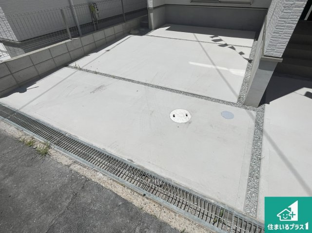 明石市東野町　第1期　新築一戸建ての駐車場|２台分の駐車スペース有り！急な来客でも安心です！
