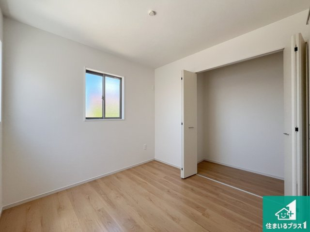 明石市東野町　第1期　新築一戸建ての洋室|収納スペースが充実しているので子供の成長に合わせてたくさん収納ができます！家族構成に合わせた様々な活用ができる収納！