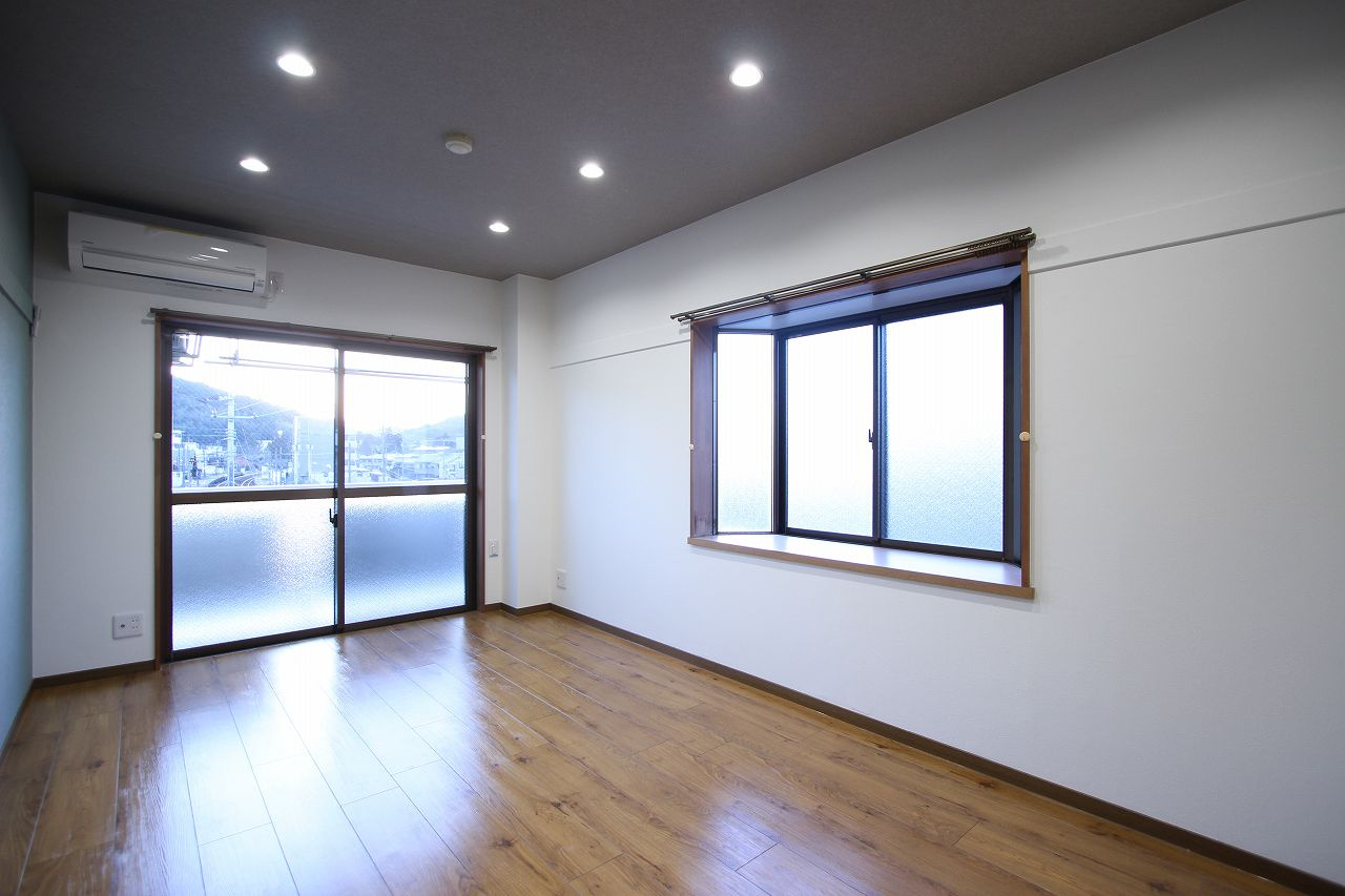 ユニバーシティハウスの洋室