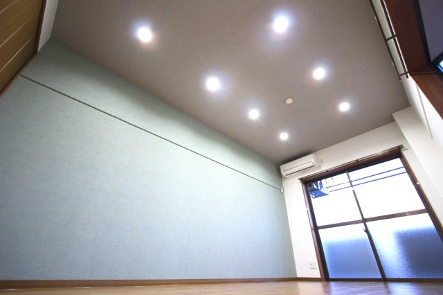 ユニバーシティハウスの洋室