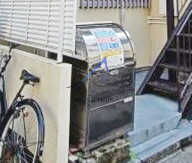 三恵荘 のその他共用部分|敷地内ゴミ置き場です。