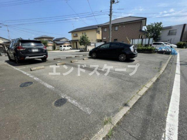 プランタンの駐車場|高崎、前橋のお部屋探しはエンドスケープまで！お客様の理想お聞かせ下さい♪