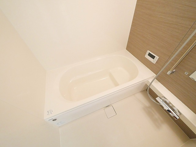 アウスレーゼ高畑の浴室|ゆったり過ごせるお風呂です