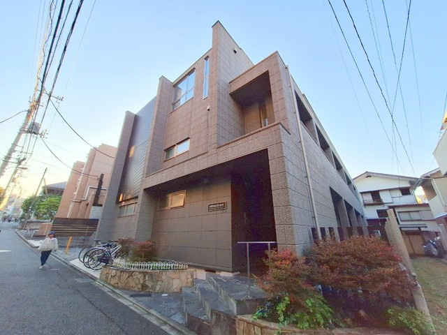 ヒエマリス四谷の外観