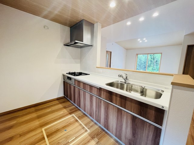 【キッチン】 | 深谷市荒川第１期　ワイウッドコート　新築戸建　全7区画　7号棟