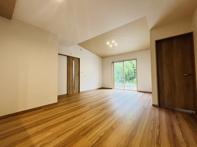 【居間・リビング】 | 深谷市荒川第１期　ワイウッドコート　新築戸建　全7区画　7号棟