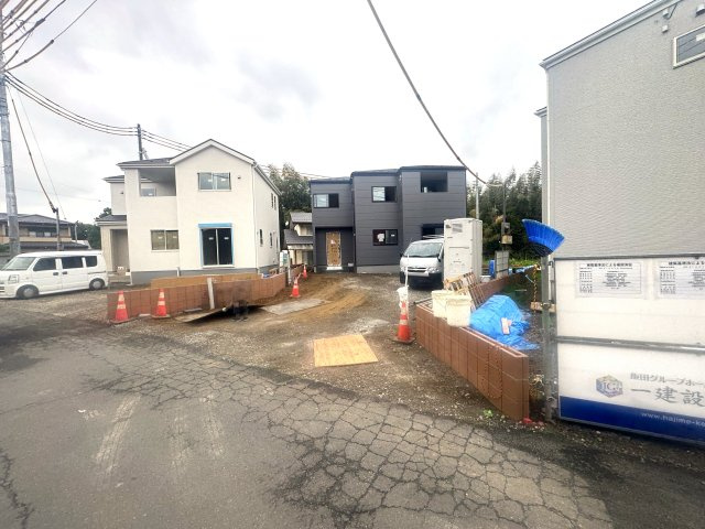 新築　北群馬郡吉岡町漆原第2　Livele Garden.S　2号棟の駐車場|現地写真　駐車スペースは2台分可能です！					
