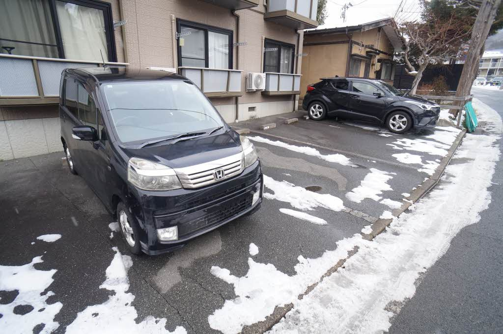 シャーメゾンKの駐車場