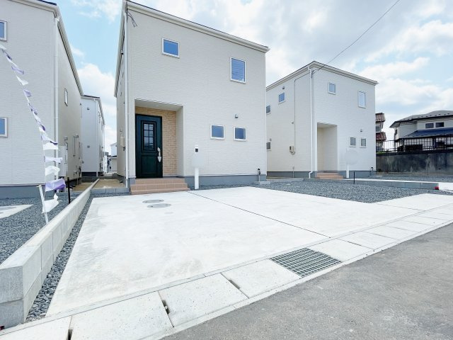 新築戸建・建売　郡山市富久山道ノ窪第2　Livele Garden　全13棟の駐車場