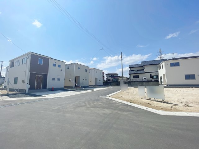 新築戸建・建売　郡山市富久山道ノ窪第2　Livele Garden　全13棟の前面道路含む現地写真