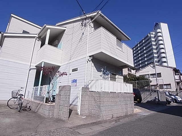 神戸市須磨区中島町２丁目のアパートの外観