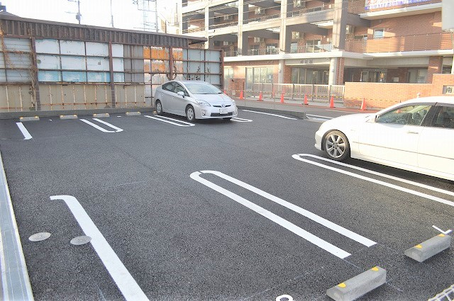 サンリットヴィラⅡの駐車場