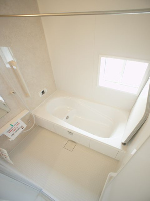 【浴室】 | 緑町2期 | 追い焚き機能と浴室換気乾燥機が付いています♪