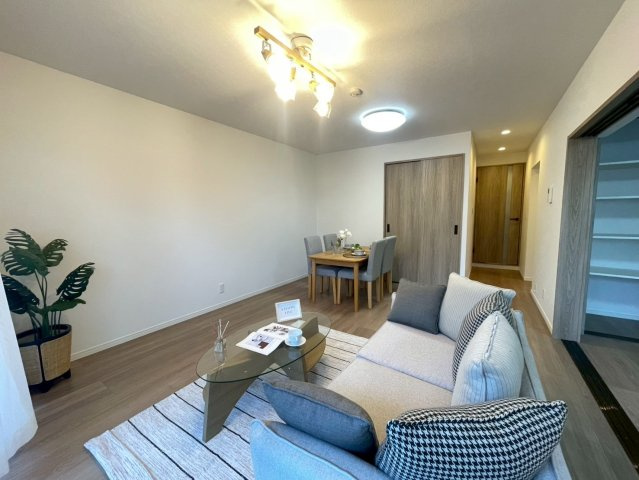 【居間・リビング】コープヒルズ美桜 