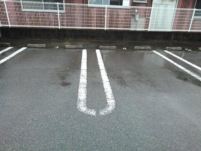 アウローラ玉手Ⅱ　Ａの駐車場