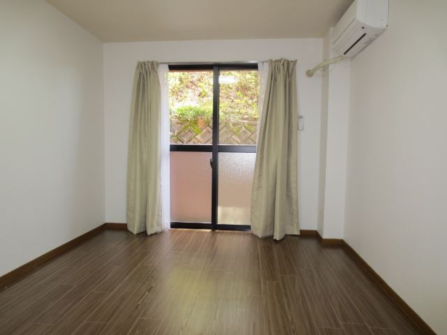 フレグランス壱番館の洋室