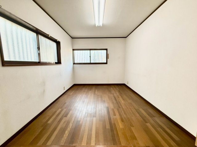 銚子市内浜町　中古戸建の洋室