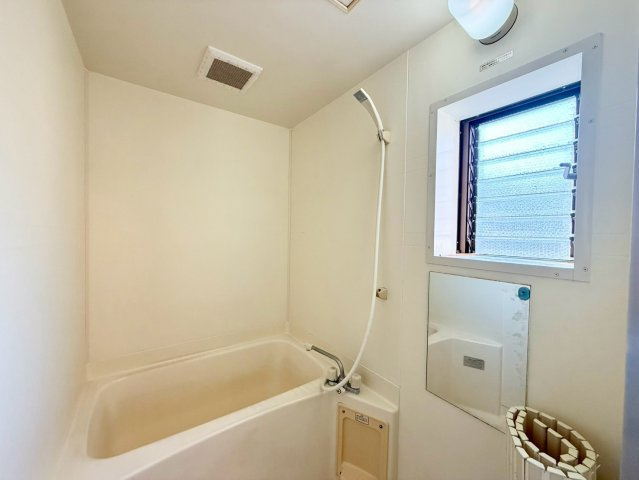 銚子市内浜町　中古戸建の浴室