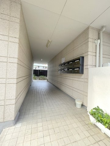 プラムコートのエントランス