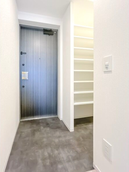 エル・セレーノ新大阪北の玄関