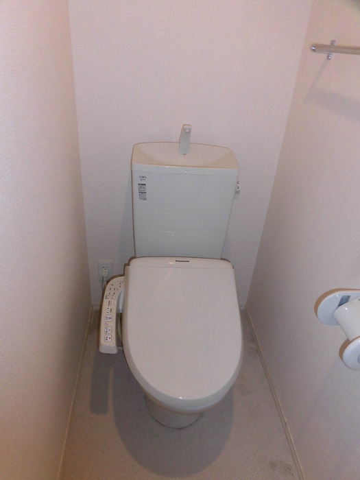 セレーネ|105 温水洗浄暖房便座