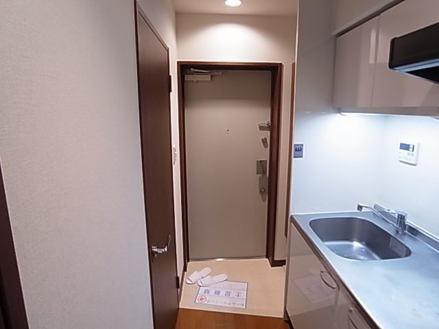 神戸市兵庫区塚本通６丁目の賃貸マンションの玄関|シューズボックス付き