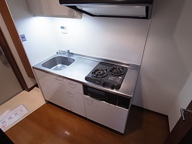 神戸市兵庫区塚本通６丁目の賃貸マンションのキッチン|システムキッチン（ガス２口）