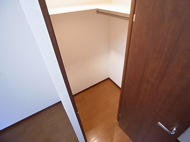 神戸市兵庫区塚本通６丁目の賃貸マンションの収納|ウォークインクローゼット