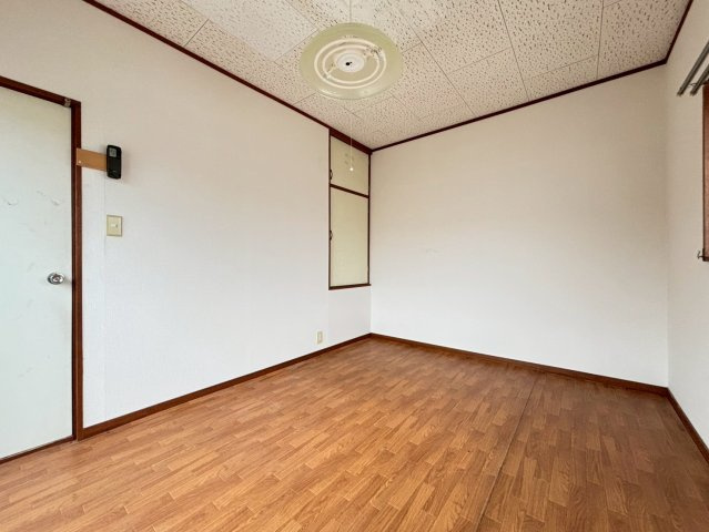 【寝室】