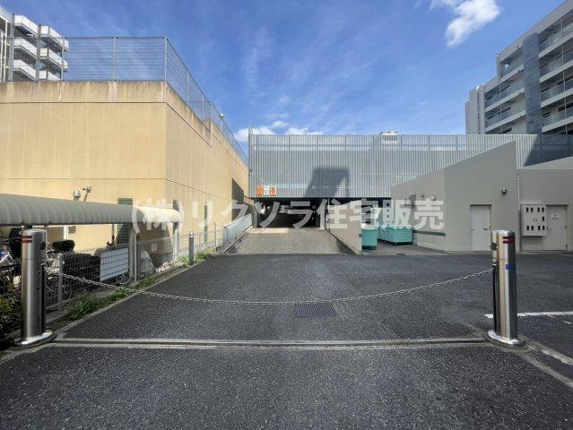 エルフラッツ萱島の駐車場|■物件内覧・資金計画相談・住宅ローン相談、リフォーム相談、お問合せ受付中■
※当日・翌日のご内覧、ご相談はお電話でのお問合せがスムーズです！