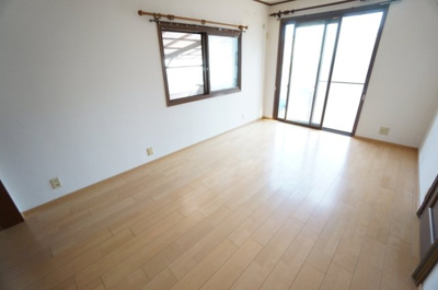 【居間・リビング】 | 芝生町四丁目賃貸一戸建て