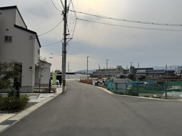 古川町ニュータウン　24号地の前面道路含む現地写真|前道道路は6ｍあり！