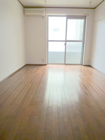 ドミールＴの寝室|★明るいフローリングのお部屋です★