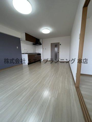 仲介手数料０円！ホーム岩崎台の居間・リビング