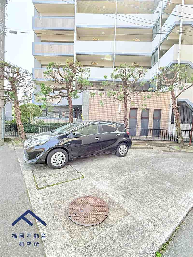 朝倉街道ハイツの駐車場
