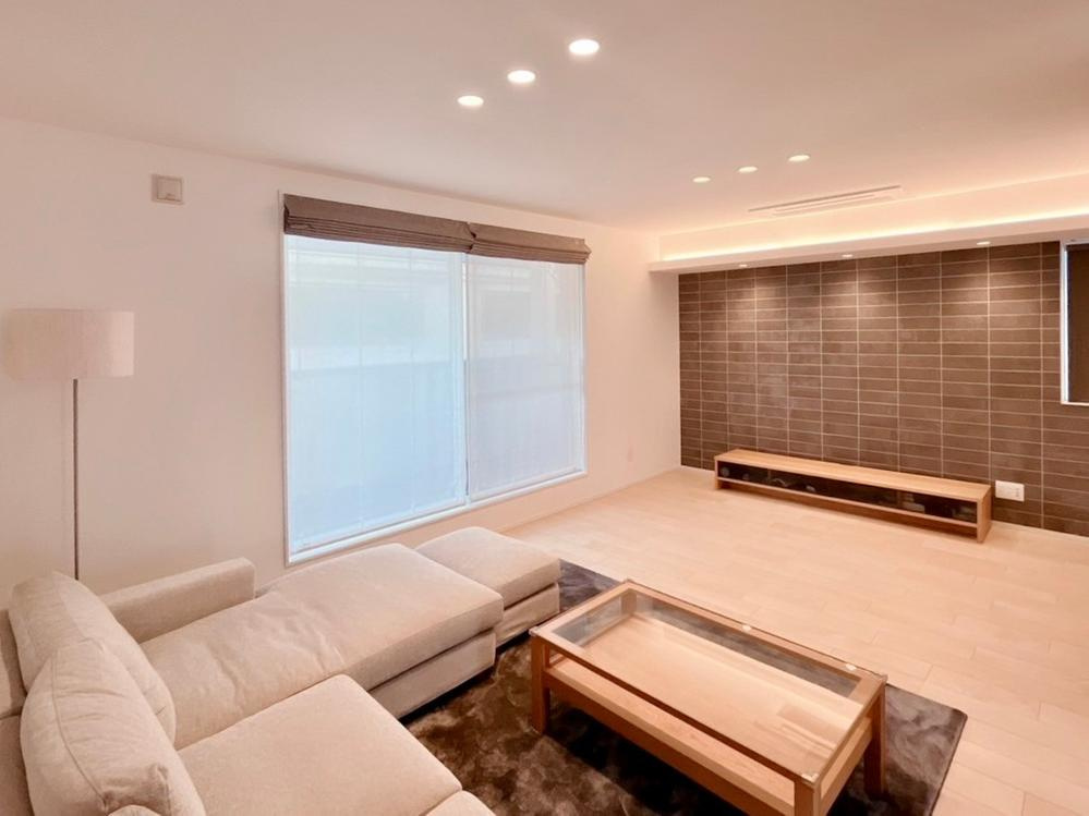 目黒区上目黒　中古戸建の居間・リビング