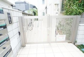 【エントランス】 | サークルハウス都立大学