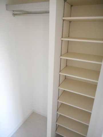 アルメゾンコスメアの玄関|収納