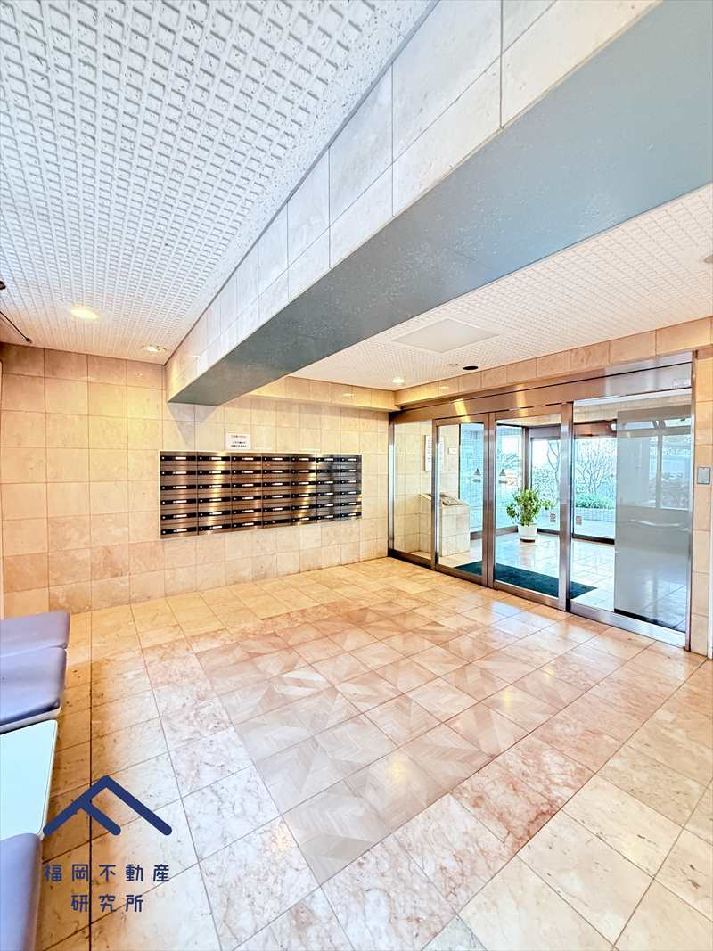 ライオンズマンション長住南第2のエントランス|気品を感じられるエントランスです