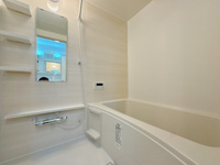 【浴室】 | ライオンズマンション長丘ガーデン2番館 | 爽やかな空間で快適なバスタイムをお過ごし下さい。