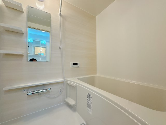 【浴室】 | ライオンズマンション長丘ガーデン2番館 | 爽やかな空間で快適なバスタイムをお過ごし下さい。