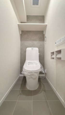 【トイレ】 | ライオンズマンション長丘ガーデン2番館 | 手洗い一体型のトイレは節水効果があり、環境にもお財布にも優しい人気のタイプです。もちろんウォシュレット機能も完備しています。